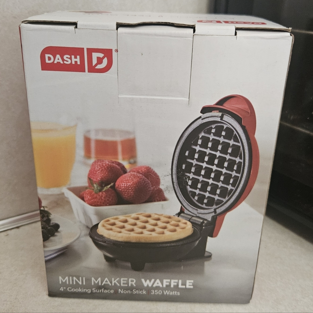 Dash Mini Waffle Maker Red New In Box - Picture 8 of 8